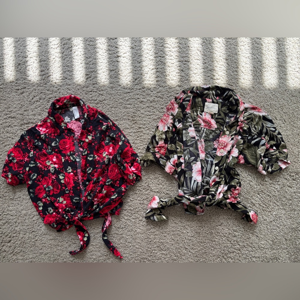 2 for 1: American Apparel & American Eagle crop floral button downs XS